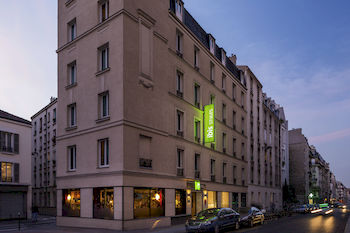 Hotel Front - Evening/Night