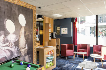 Hotel Lounge