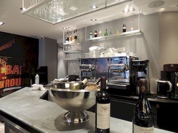 Hotel Bar
