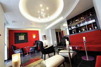Hotel Bar