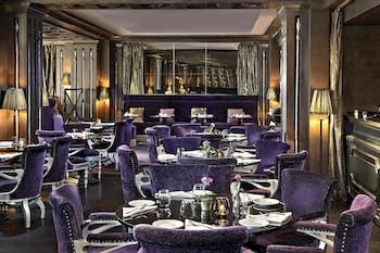 Hotel Lounge