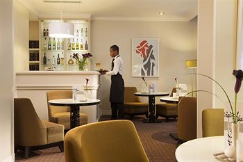 Hotel Bar
