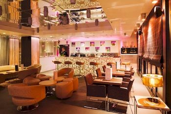 Hotel Lounge
