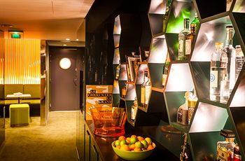 Hotel Bar
