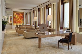 Hotel Lounge
