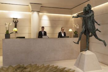 Concierge Desk