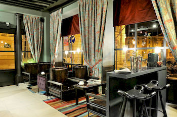 Executive Lounge