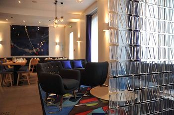 Hotel Bar