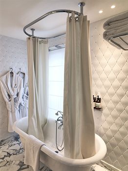 Deep Soaking Bathtub