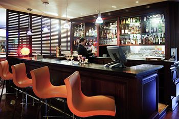 Hotel Bar
