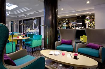 Hotel Lounge