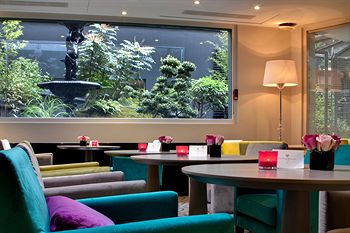 Hotel Bar