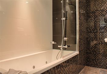 Jetted Tub