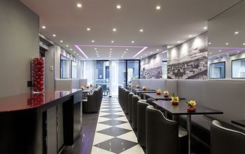 Hotel Bar