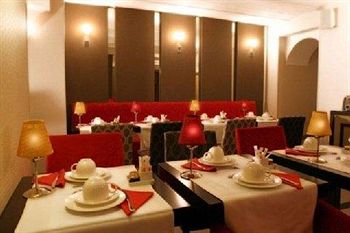 Couples Dining