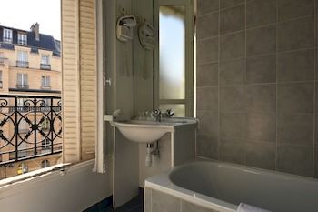 Deep Soaking Bathtub