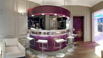 Hotel Bar