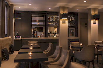 Hotel Lounge