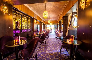 Hotel Lounge