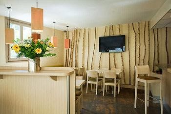 Hotel Bar