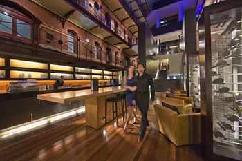 Hotel Bar