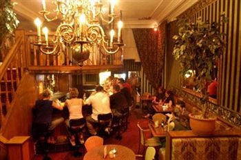Hotel Bar