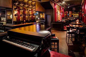Hotel Bar