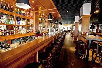 Hotel Bar