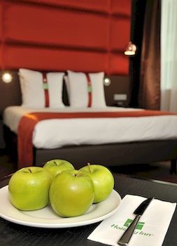 Room Service - Dining