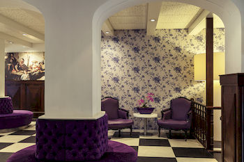Hotel Lounge