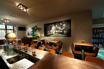 Hotel Lounge