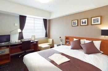 Hotel-MyStays-Kyoto-Shijo-Guest-Room