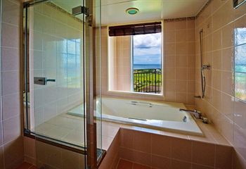 Deep Soaking Bathtub