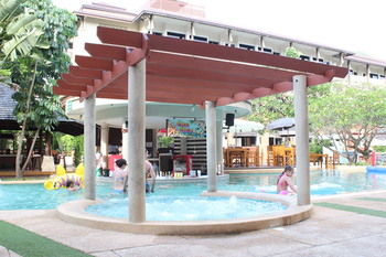 Poolside Bar