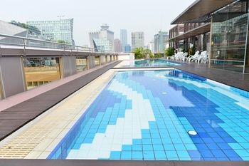 Rooftop Pool