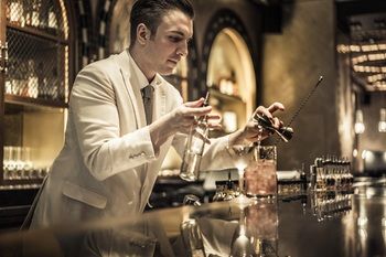 Hotel Bar