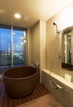 Deep Soaking Bathtub