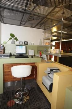 Y-Loft-Hong-Kong-Hostel-Business-Center