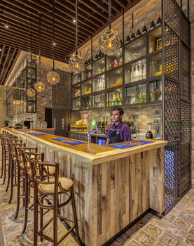 Hotel Bar