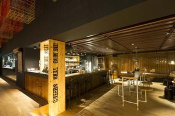 Hotel Bar