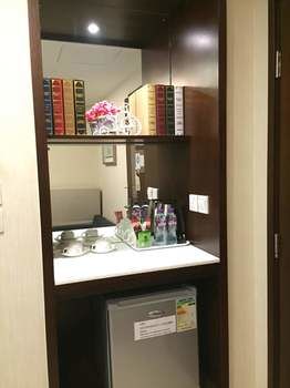 Mini-Refrigerator
