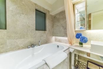 Hotel-Pravo-Hong-Kong-Bathroom