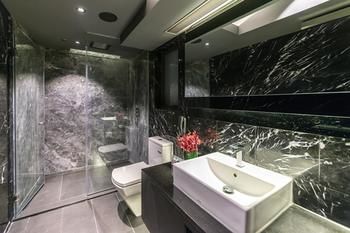 Hotel-Pravo-Hong-Kong-Bathroom