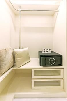 Hotel-Pravo-Hong-Kong-Guest-Room