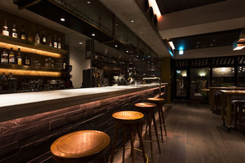 Hotel Bar