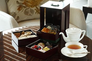 Hotel Lounge