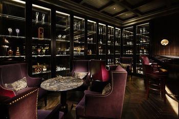 Hotel Lounge