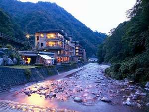 Six outdoor baths.   Hotel Ogawa