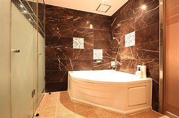 Jetted Tub