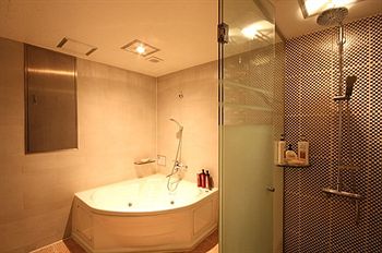 Jetted Tub